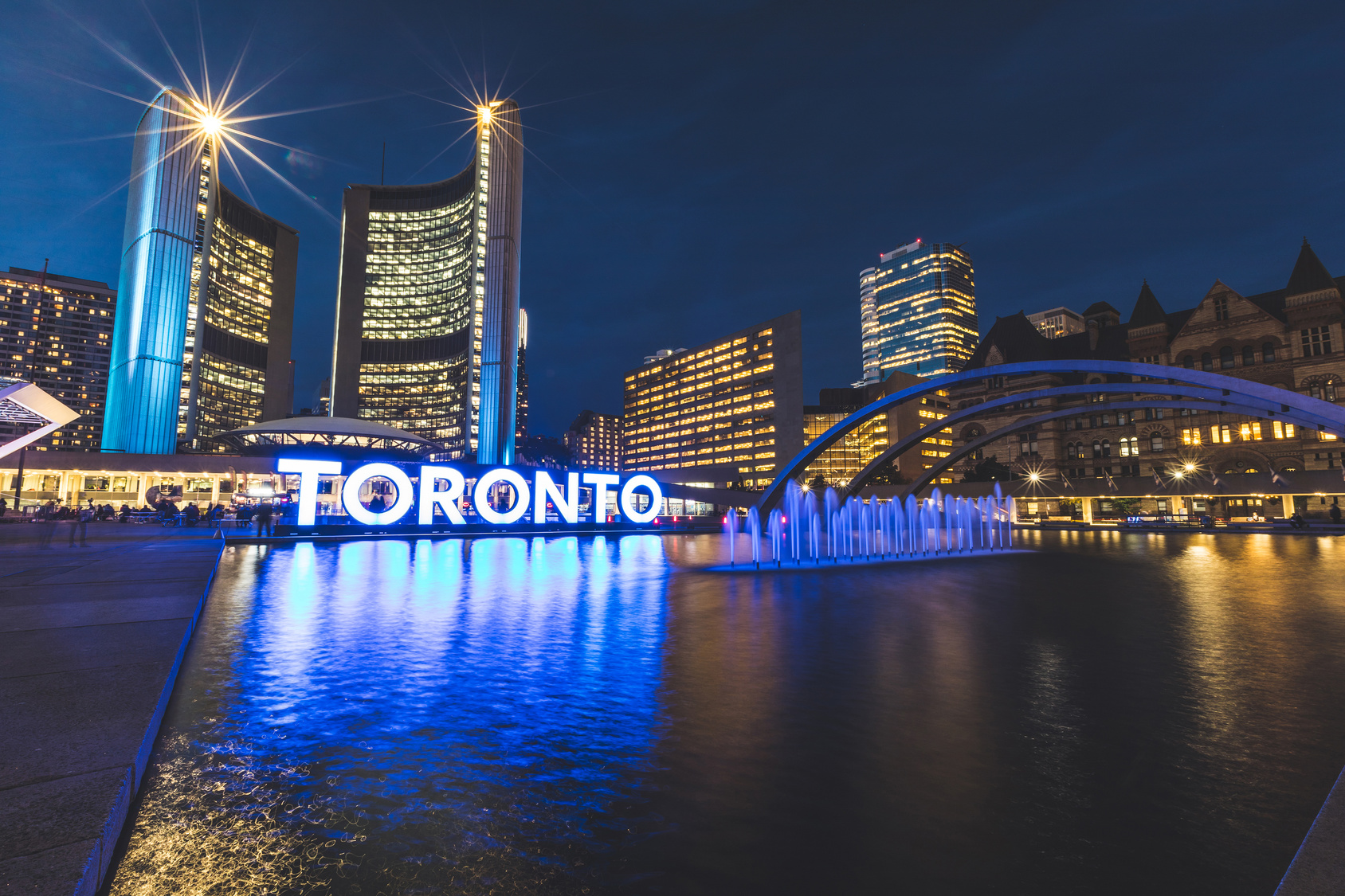 Nathan Phillips Square In Toronto At Night Sigarch